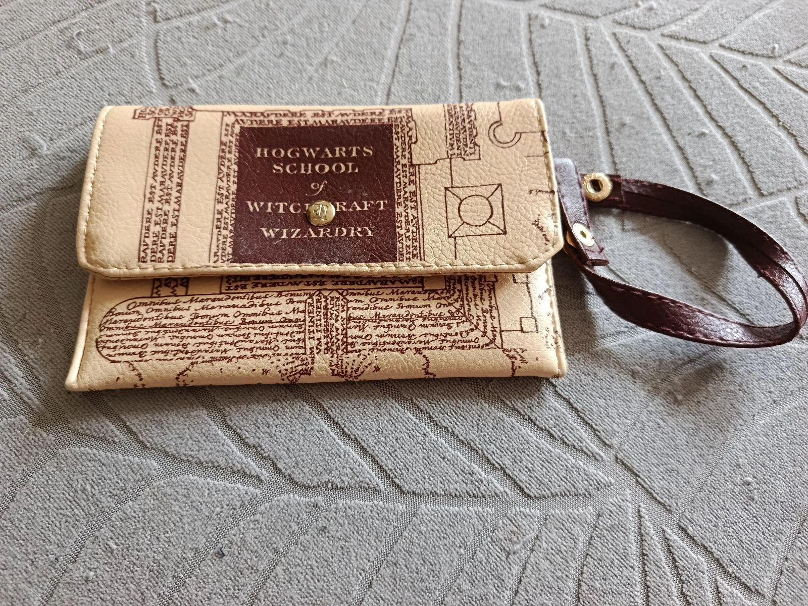A saisir, jamais servi, portefeuille " Harry Potter " ( bien lire ) 